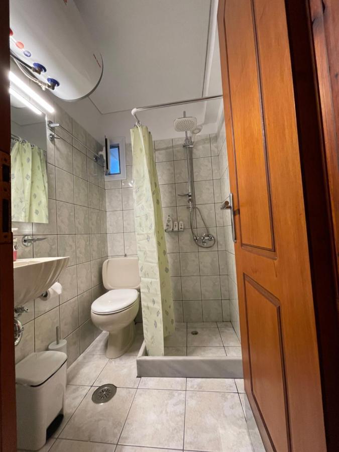Flo'S Apartments Mesolóngion المظهر الخارجي الصورة