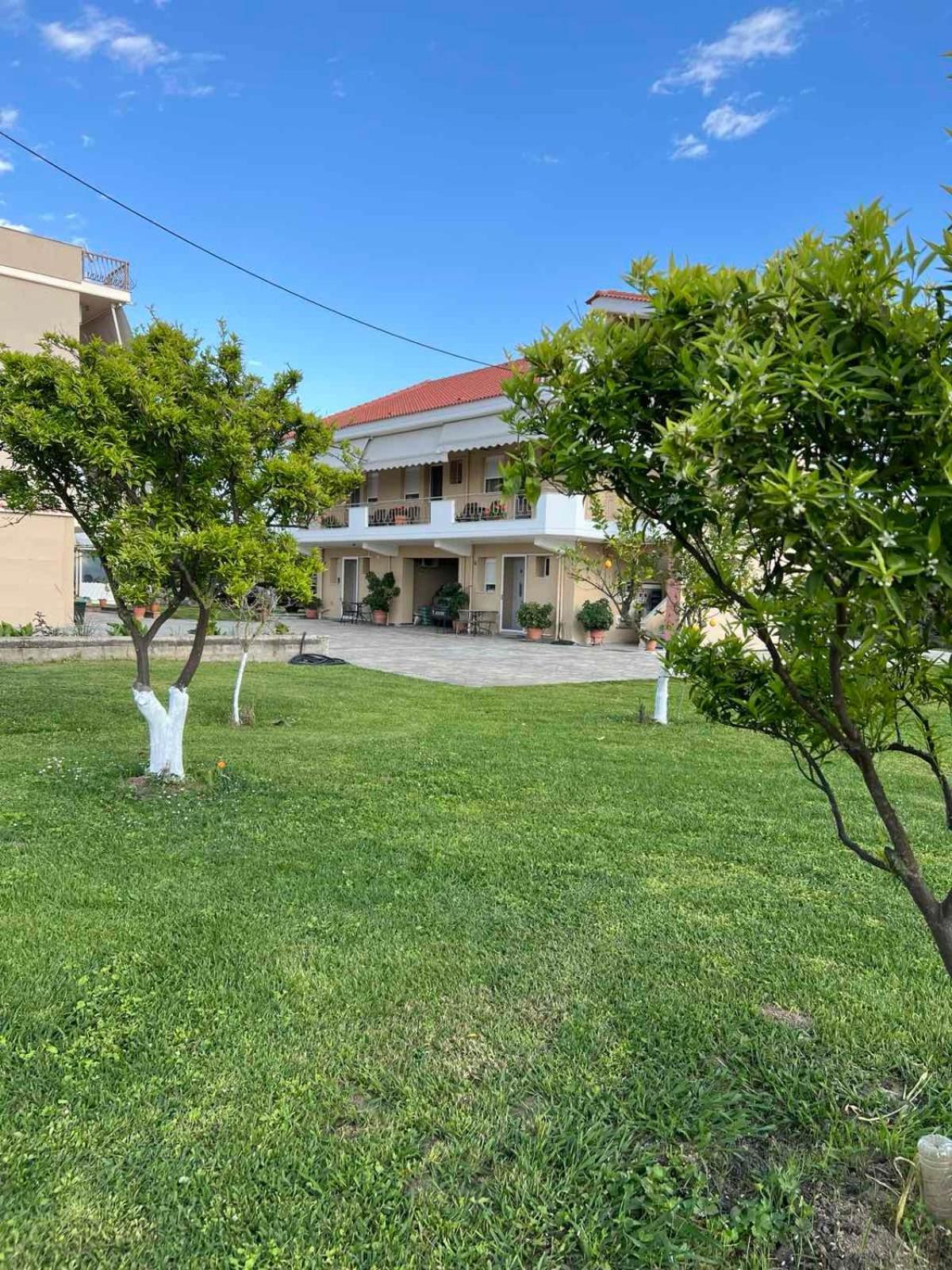 Flo'S Apartments Mesolóngion المظهر الخارجي الصورة